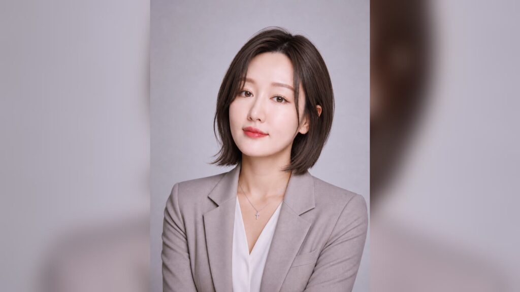 Korean makeup artist Han Hyemi — professional portrait